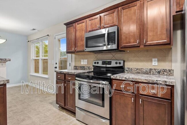 Building Photo - 111 Angel Oak Dr