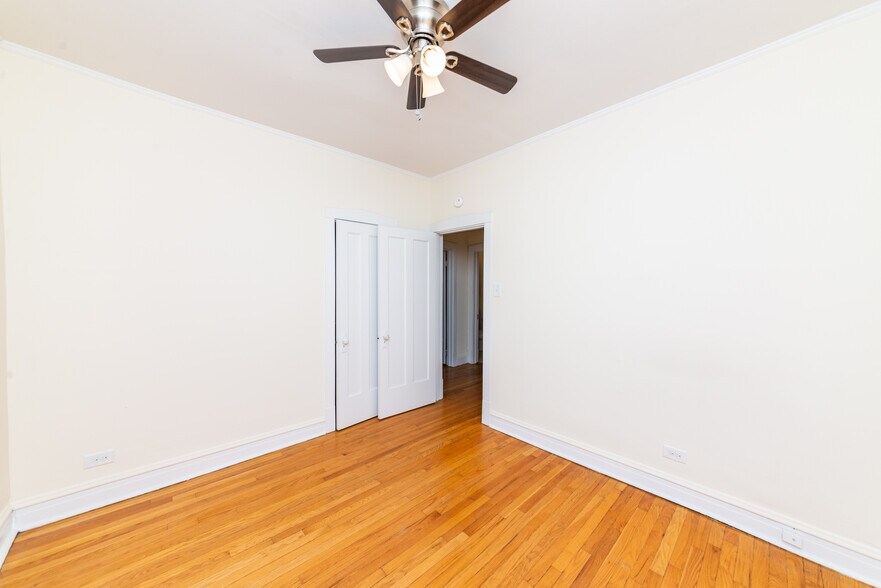 Building Photo - 2480 N Lincoln Ave