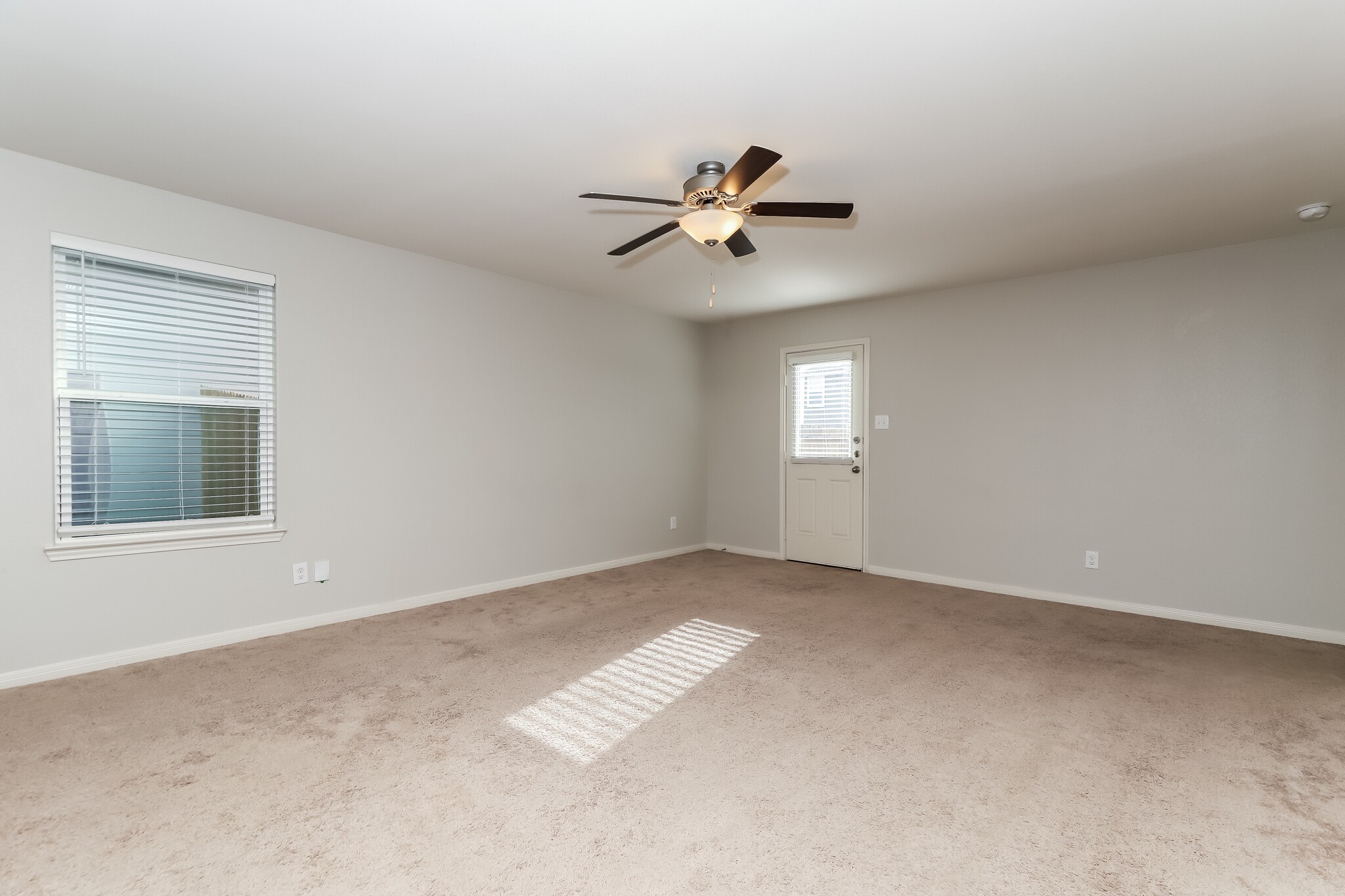 Building Photo - 7321 Lazy Cyn