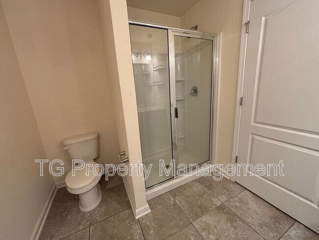 Building Photo - 24 Bush Pl