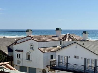 Building Photo - 3744 Ocean Dr