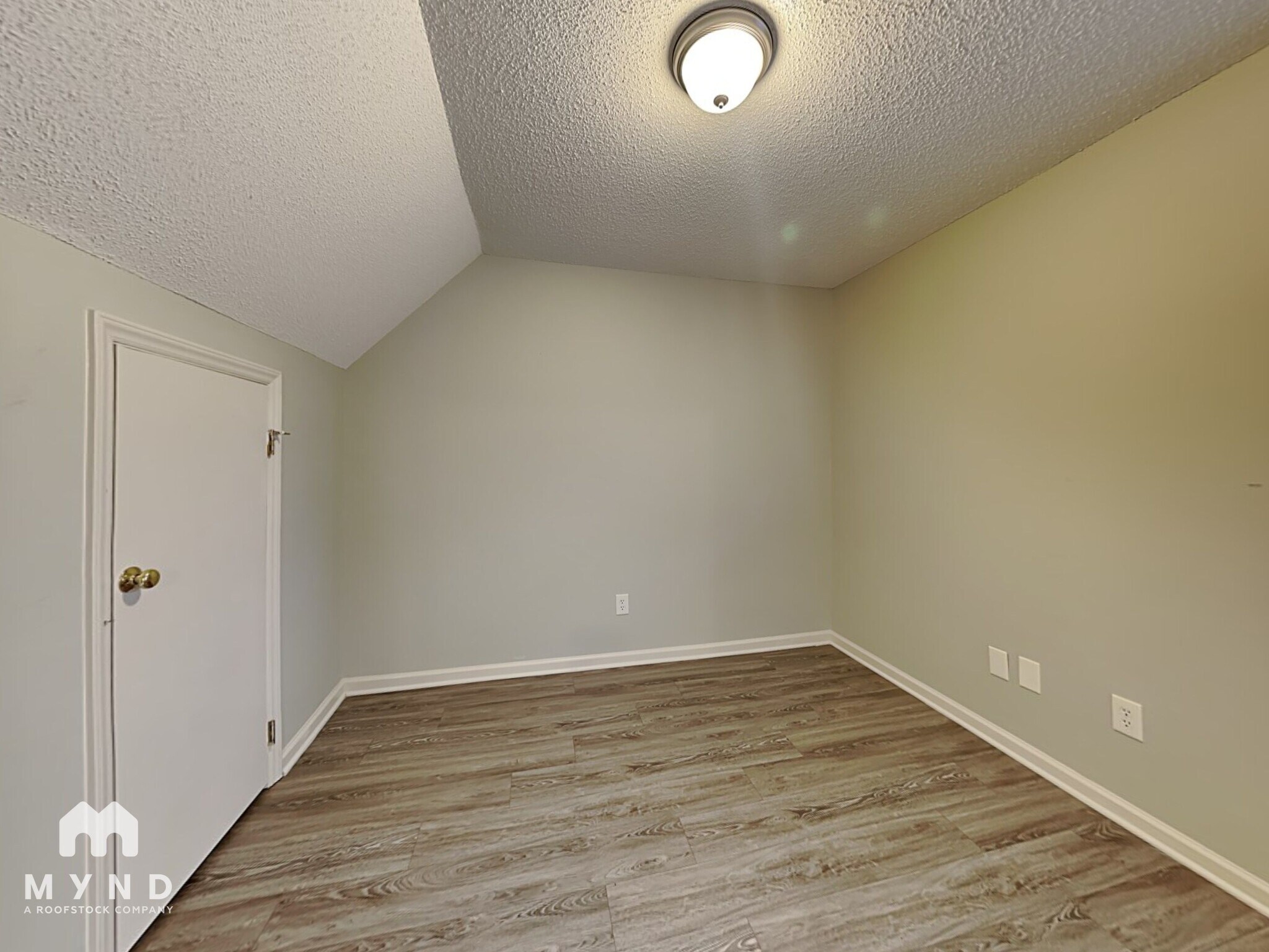 Building Photo - 2024 Julian Ln