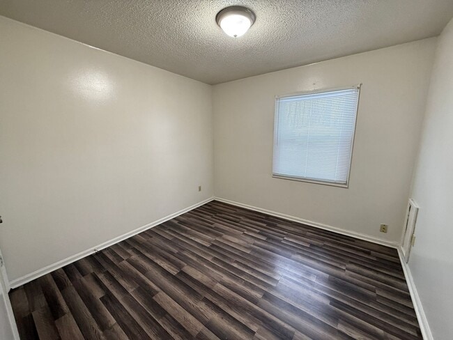 Building Photo - 6140 Scotch Blue Dr