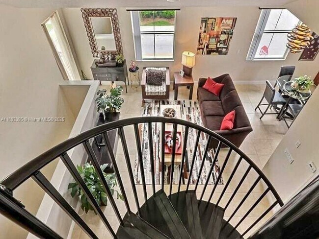 Building Photo - 4001 Cascada Cir