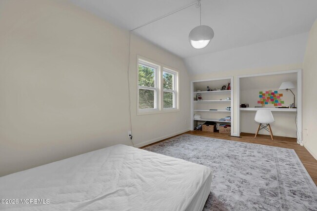 Building Photo - 460 Brickyard Rd