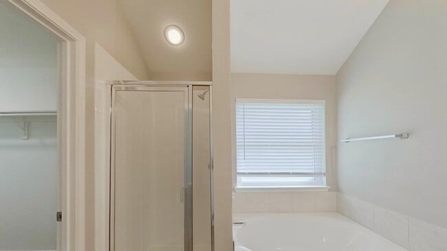 Building Photo - FOR RENT NOW