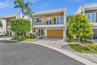 Building Photo - 9870 NW 74th Terrace