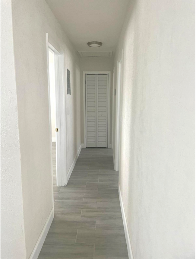 Building Photo - LARGE NEWLY RENOVATED 2 BEDROOM APARTMENTS