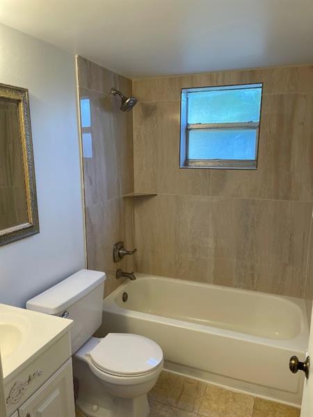 Building Photo - 102 Gardens Dr