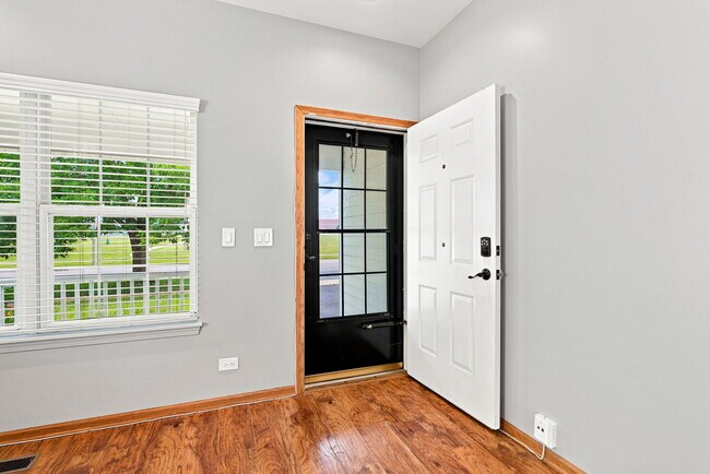Building Photo - 2554 Warm Springs Ln