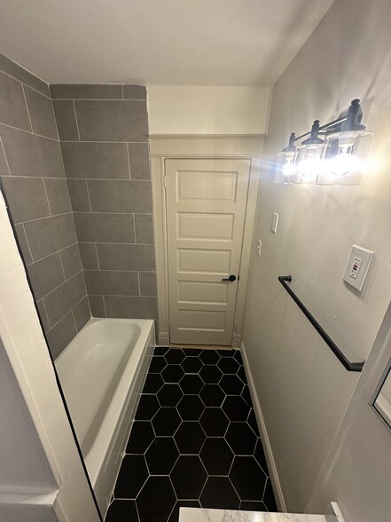 Building Photo - 3148 Miami St