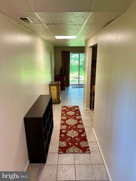 Building Photo - 11 Stonewall Ct