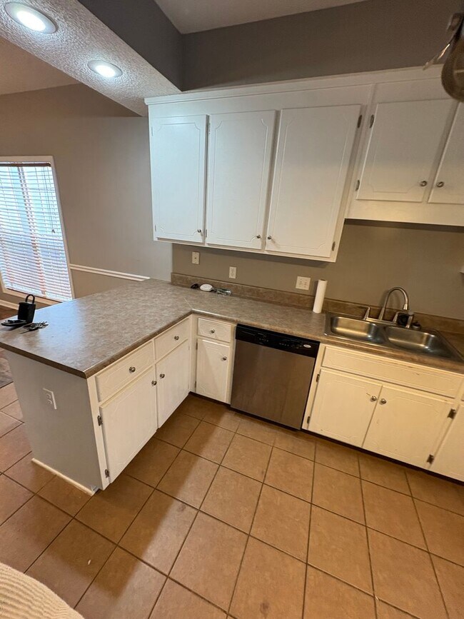 Building Photo - 218 Wakefield Way