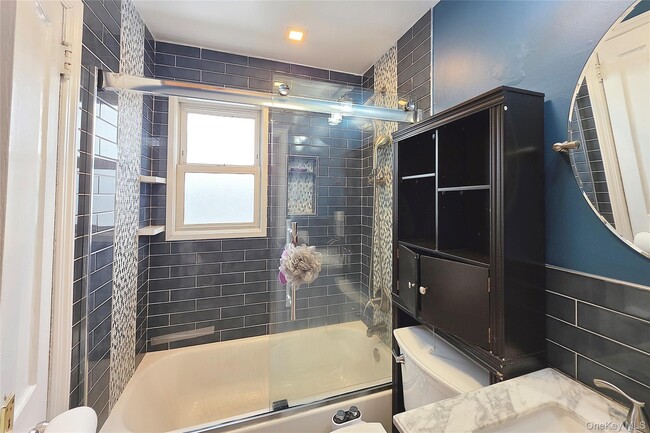 Building Photo - 18 Prospect St