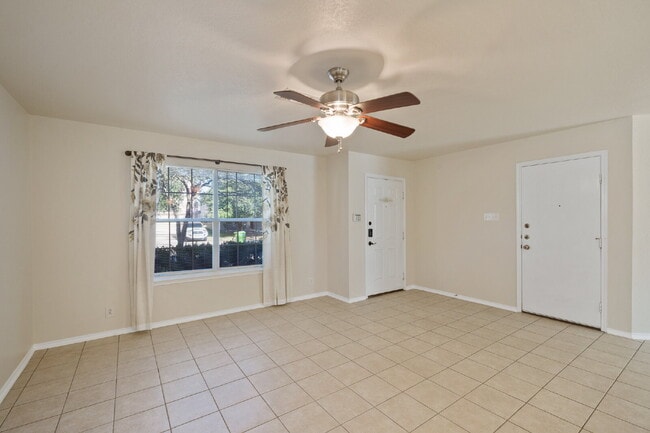 Building Photo - Beautiful 2-Story 4BR in 78254 | Near Alamo Ranch, Shopping & 1604