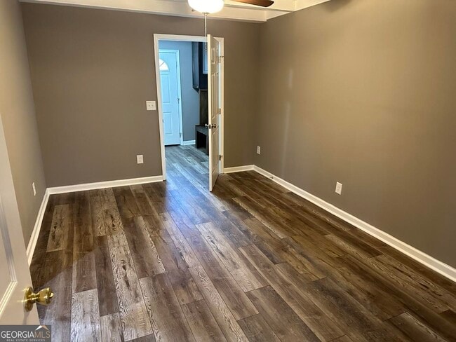 Building Photo - 1545 Gaylor Dr SE