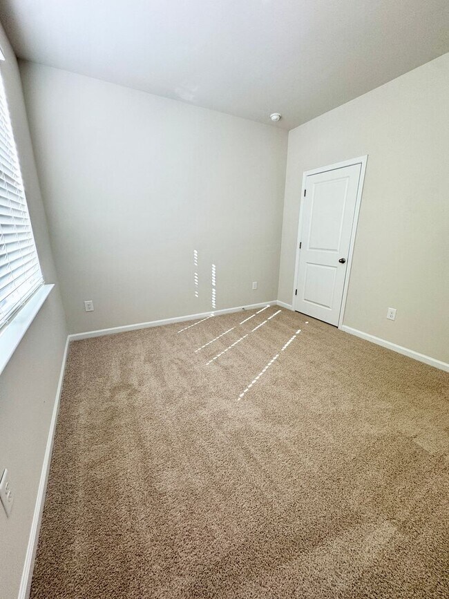 Building Photo - Brand New! Central Conway Location in Kingston Bay! Beautiful Pond View!