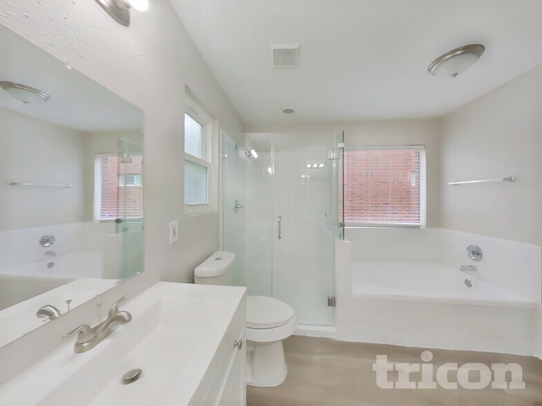 Building Photo - 19403 Misty Cove Dr