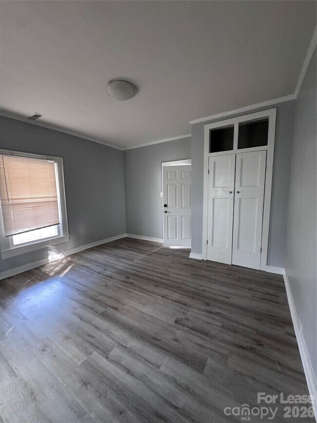 Building Photo - 65 White St SW