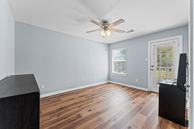 Building Photo - 18714 Walden Glen Cir