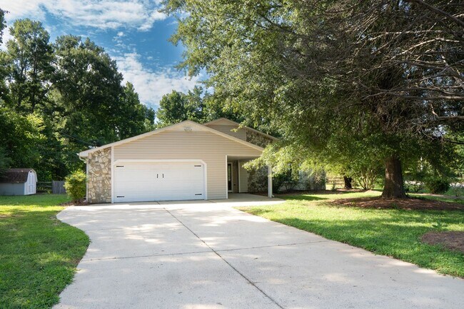 Primary Photo - 500 Kirby Ln