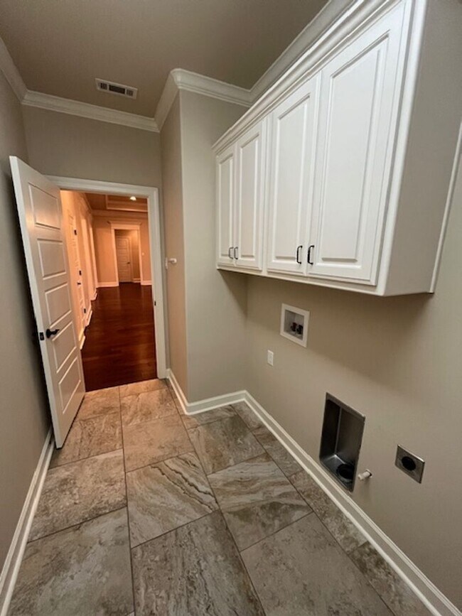 Building Photo - Beautiful 3/2 Brick Home Millers Glen Subdivision of Sherwood, Arkansas