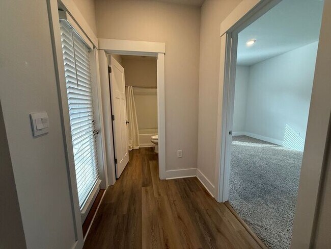 Building Photo - Pensacola - Kaheeley Ridge - 4 bedroom, 3 bathroom - lawn care included