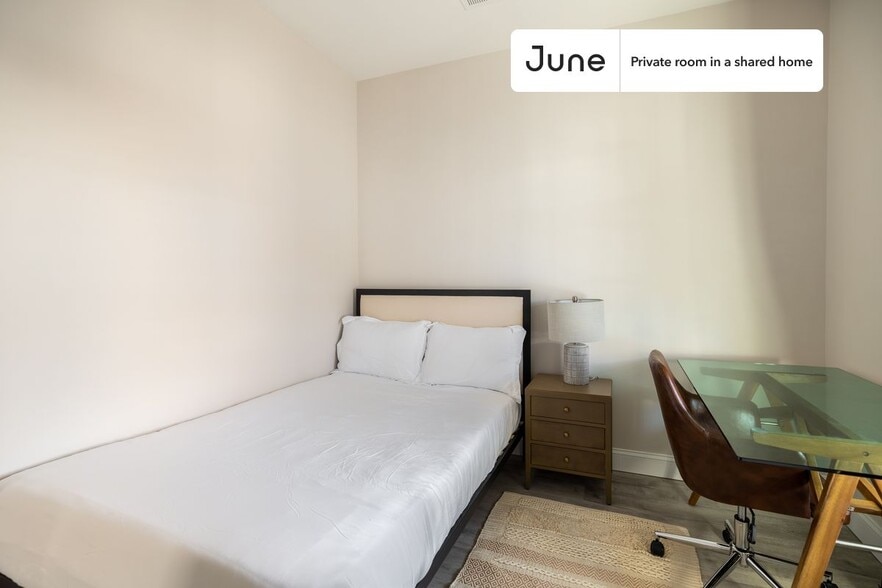 Building Photo - Room in Shared 5 bed/2 bath home