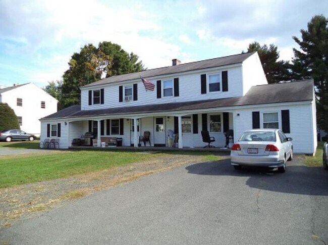 Front - 39 Hobart Ln