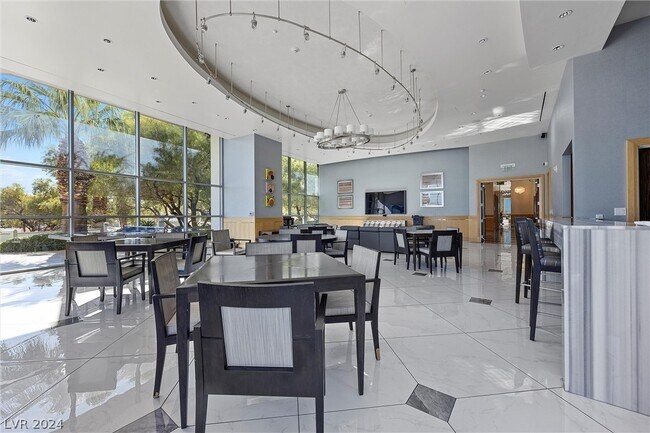 Building Photo - 222 Karen Ave