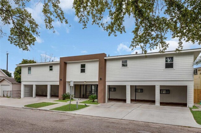 Building Photo - 712 Avenue H