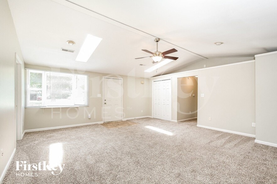 Building Photo - 3312 S Parker Ave