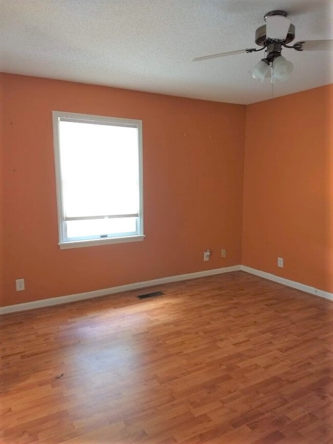 Building Photo - 104 Sheffield Dr
