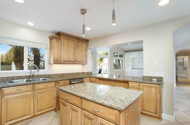 Building Photo - 218 Highland St