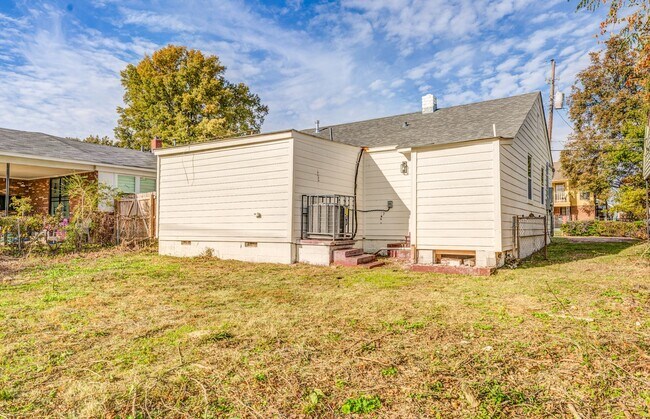 Building Photo - 1865 Ferber Ave