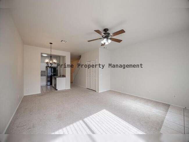 Building Photo - 1961 N Hartford St