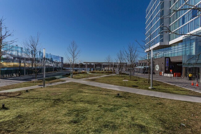 Building Photo - One month free rent with a lease start date on or before February 28th, 2026! 1 bedroom 1 bathroo...