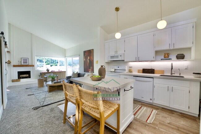 Building Photo - 505 Larkspur Plaza Dr