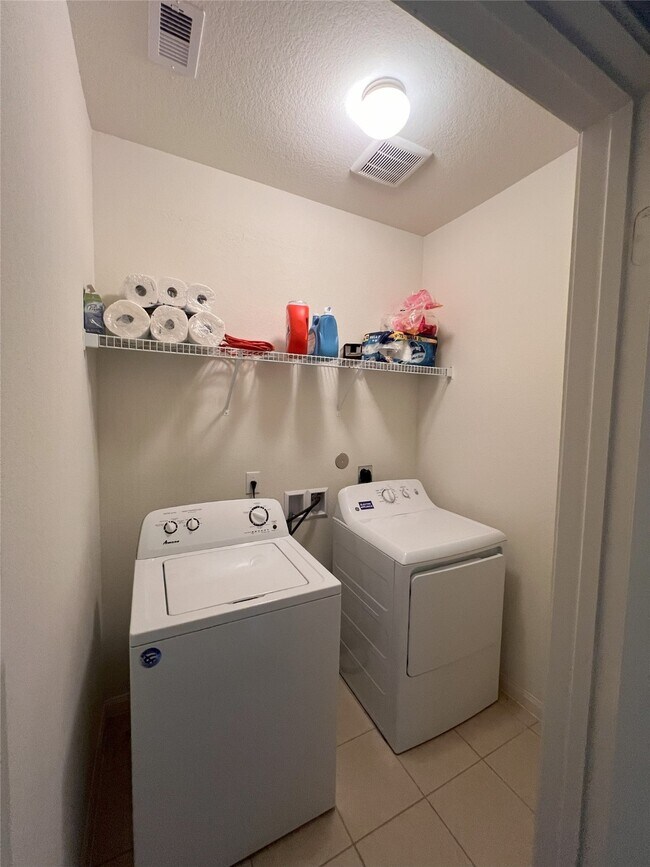 Building Photo - 21311 Slate Bend Dr