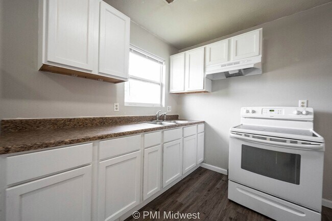 Building Photo - Cozy 2 Bed Apartment in Indianapolis with ...
