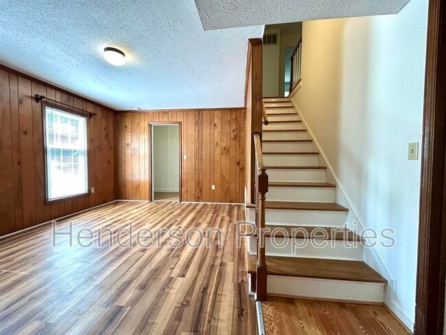 Building Photo - 9211 Robert Frost Ln