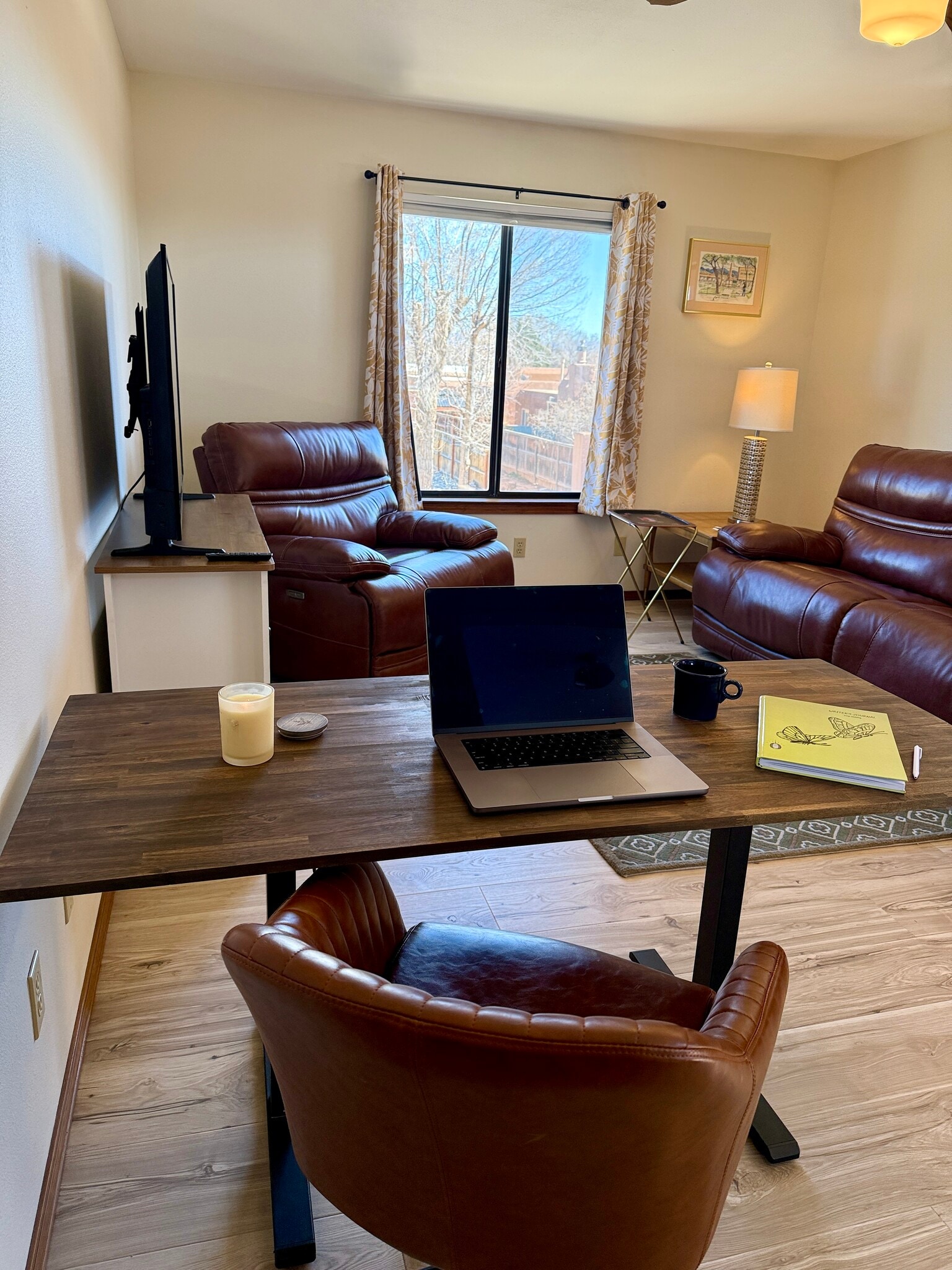Adjustable height table - 2715 Sheridan St NW