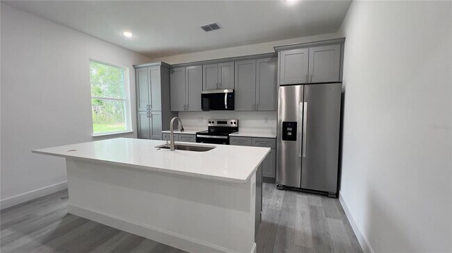 Building Photo - 16457 SW 27th Ave