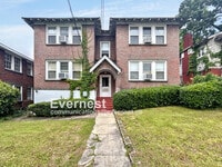Building Photo - 904 3rd St W