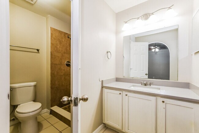 Building Photo - 337 Placid Lake Dr