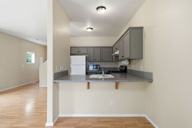 Building Photo - 1499 NE Birkshire Ct
