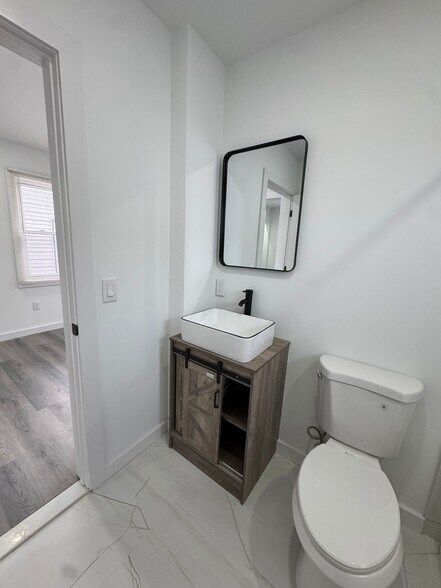 Building Photo - 96 Broughton Ave