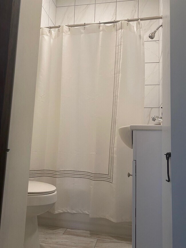 Building Photo - 2708 Winbern St