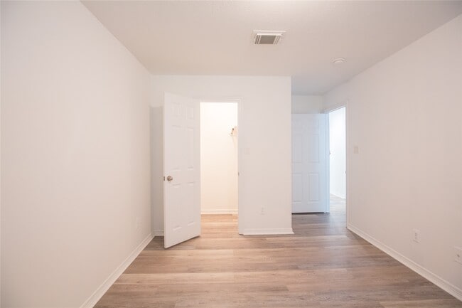 Building Photo - 5413 Kiam St