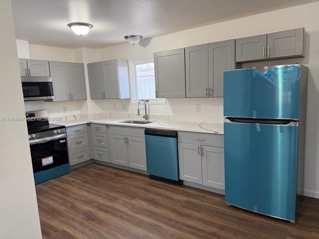 Building Photo - 423 N Lane St